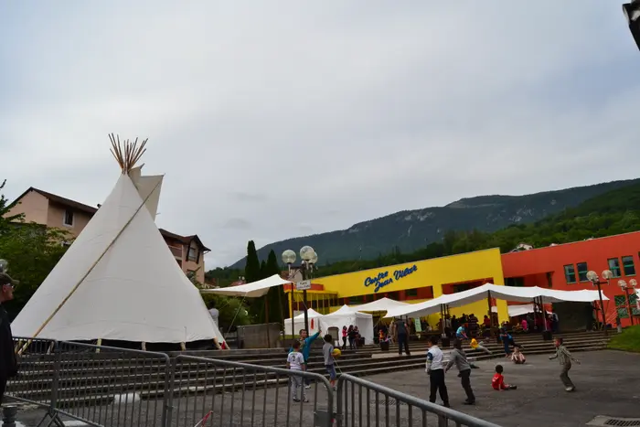 Tipi installé lors d’un évènement public